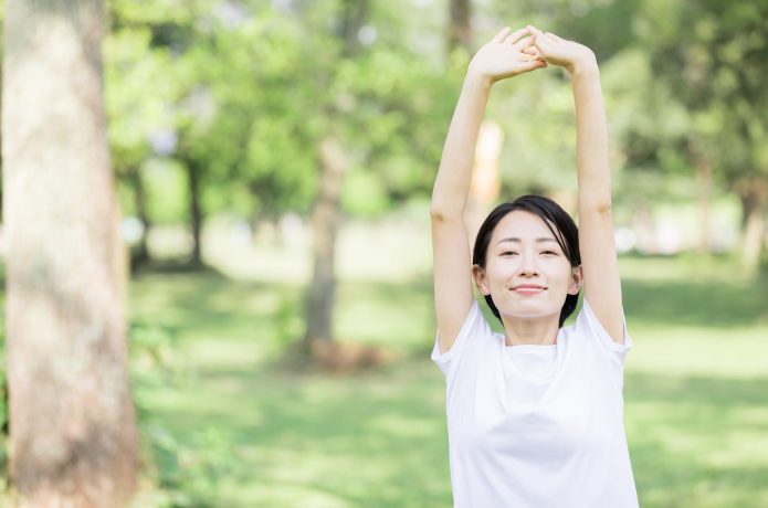 規則正しい生活習慣を目指す女性