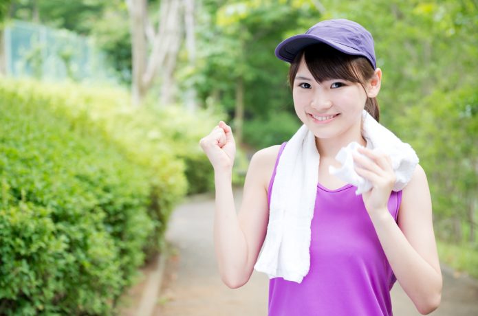 ランニングウェアを着た女性