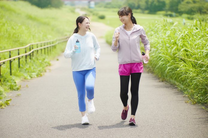 ウォーキング　女性