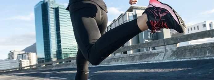 高機能&シンプルなデザインが魅力!アシックスのランニングウェアで ...