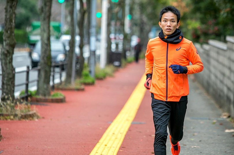 アシックスのウェアを着る井上選手