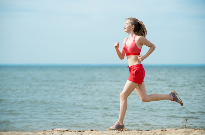 スポーツブラ　ランニング　女性