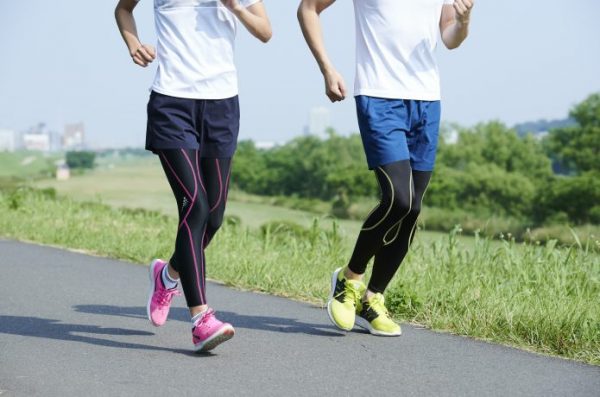 コンプレッションタイツ　男女ランナー