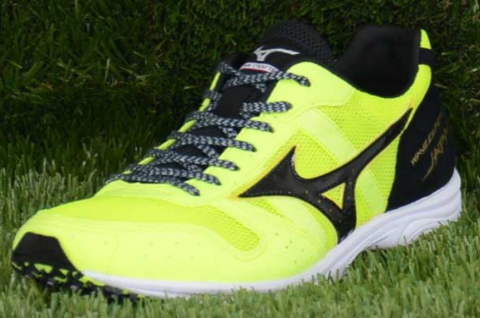 ミズノ「ウエーブエンペラー」はどんな人に向く？最新モデルの特徴や薄