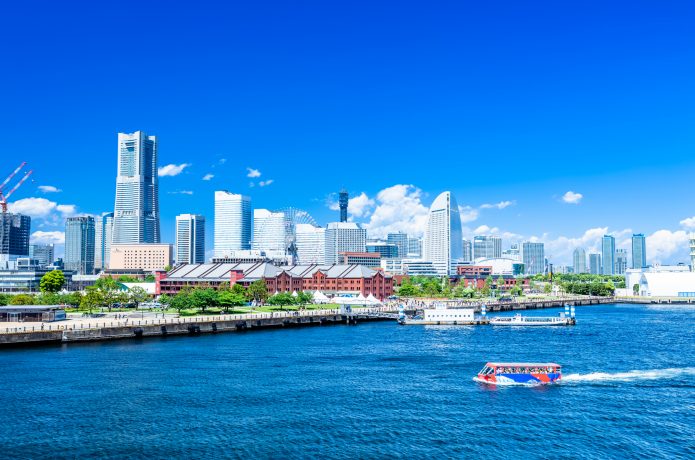 みなとみらい　海沿いの風景